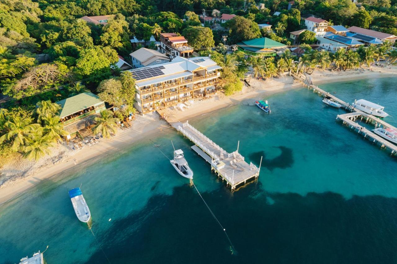 The Beach House Boutique Hotel West End Bagian luar foto