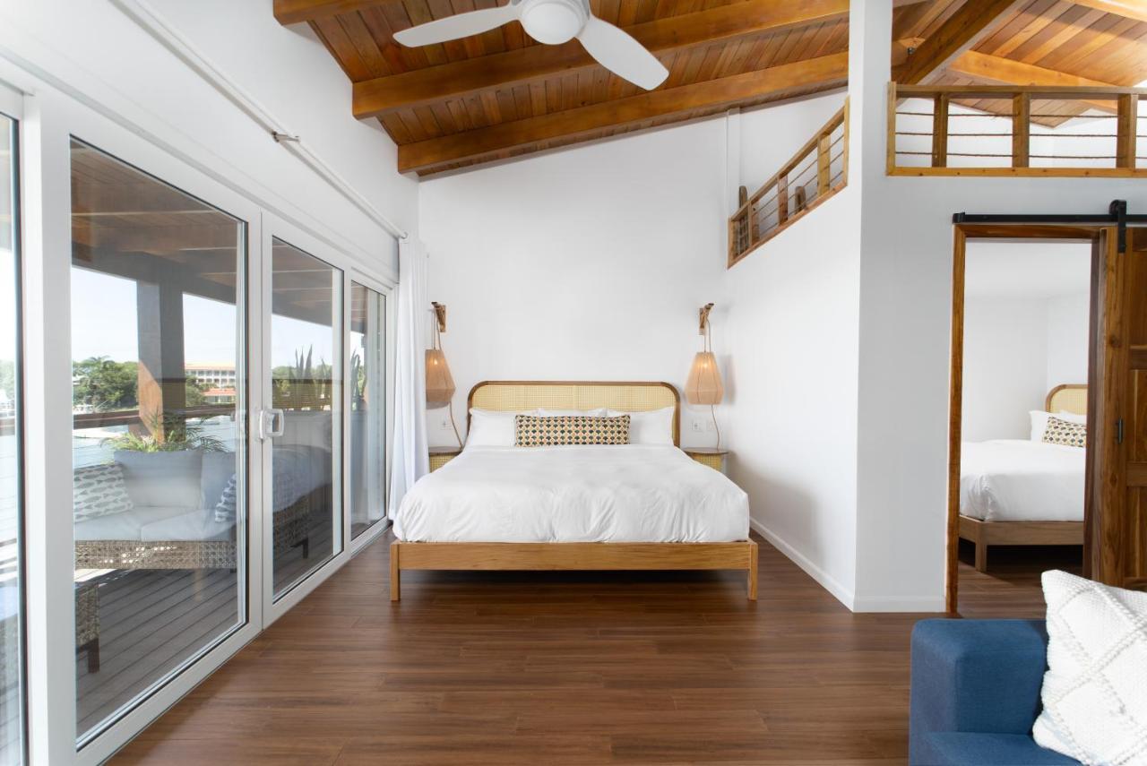 The Beach House Boutique Hotel West End Bagian luar foto