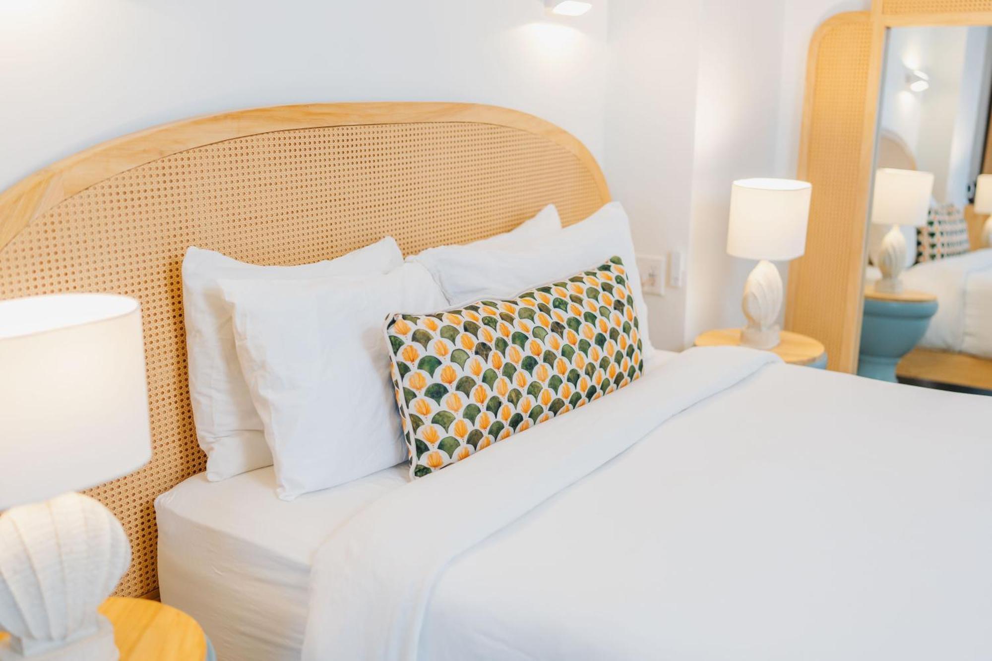 The Beach House Boutique Hotel West End Bagian luar foto