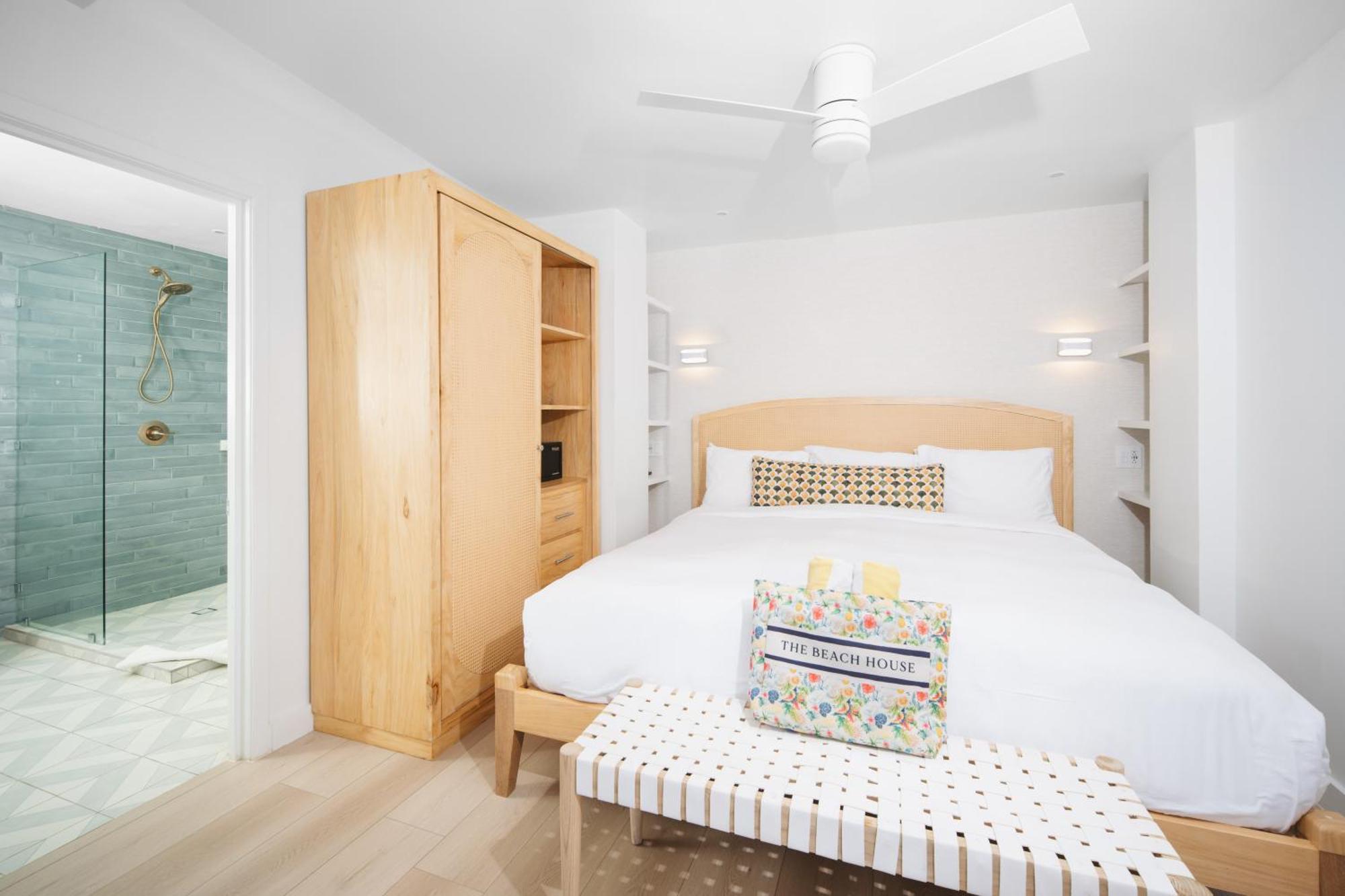 The Beach House Boutique Hotel West End Bagian luar foto