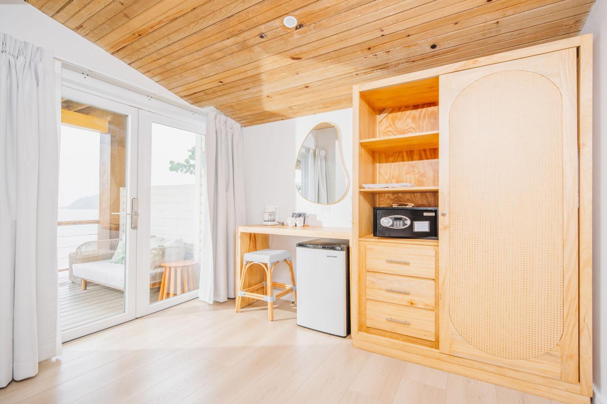 The Beach House Boutique Hotel West End Bagian luar foto