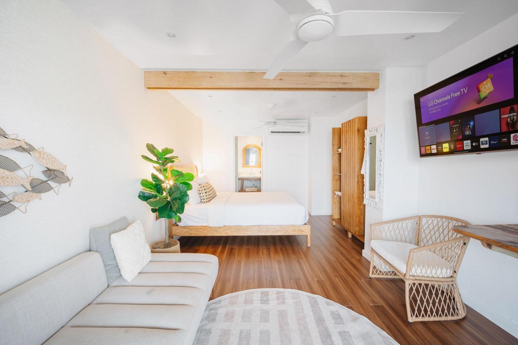 The Beach House Boutique Hotel West End Bagian luar foto