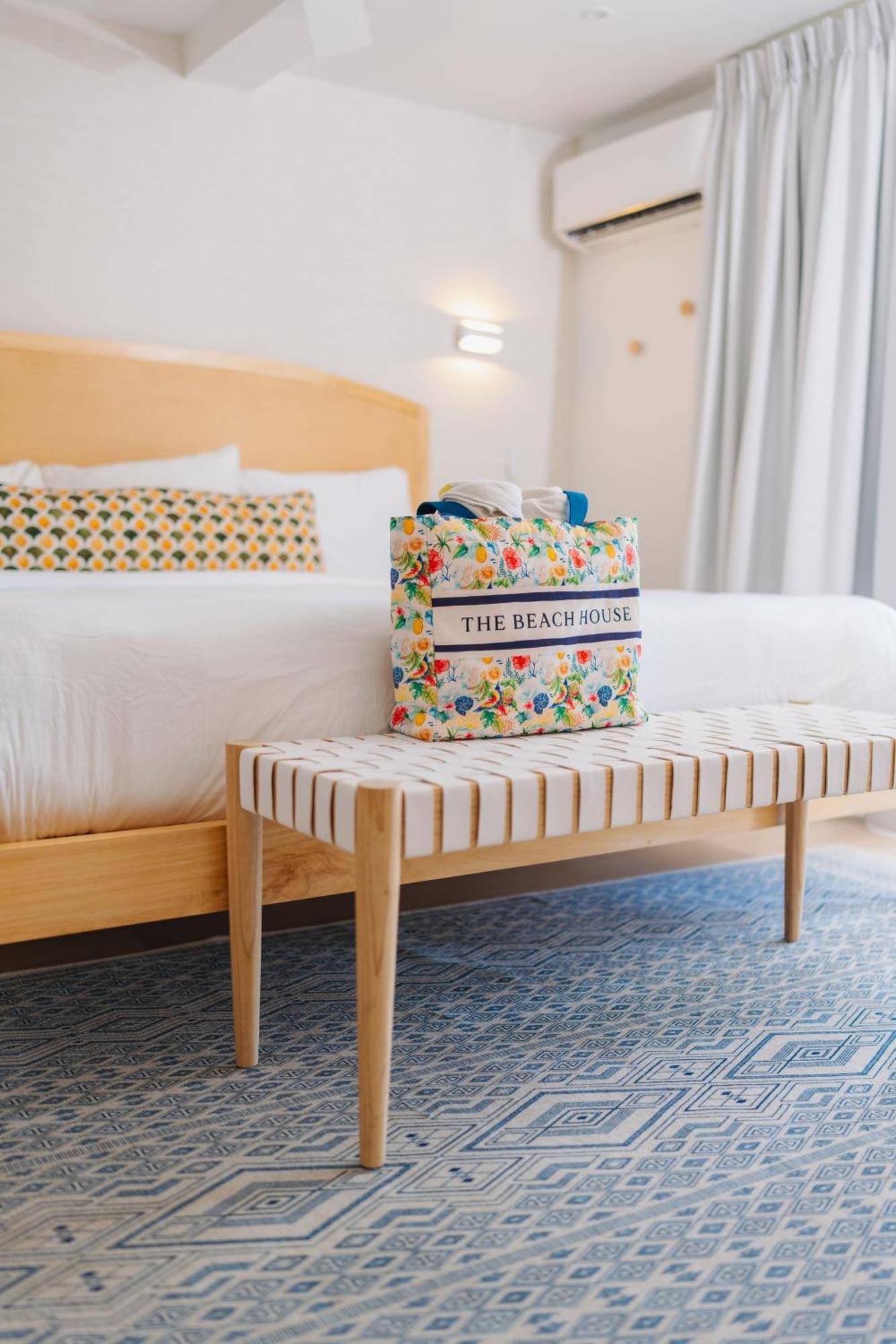 The Beach House Boutique Hotel West End Bagian luar foto