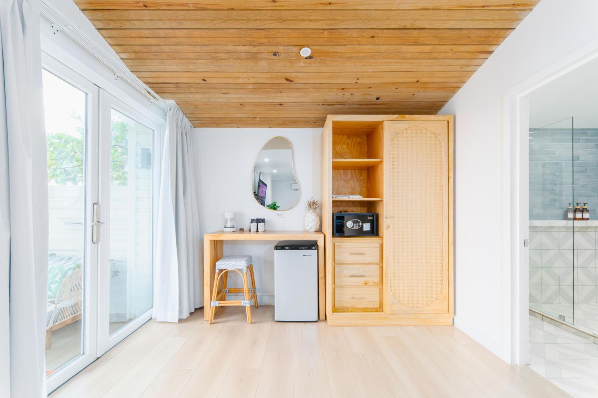 The Beach House Boutique Hotel West End Bagian luar foto