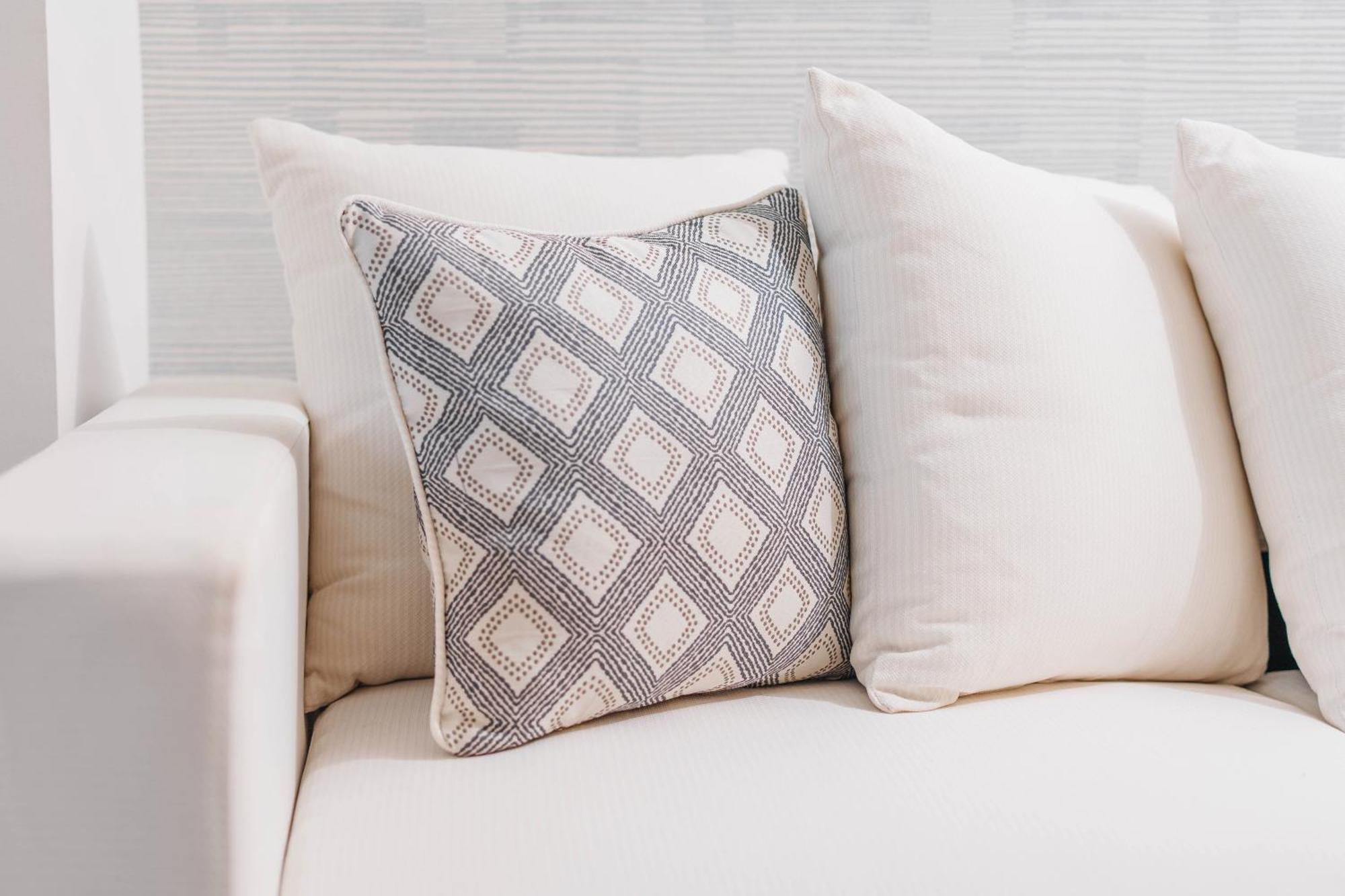 The Beach House Boutique Hotel West End Bagian luar foto