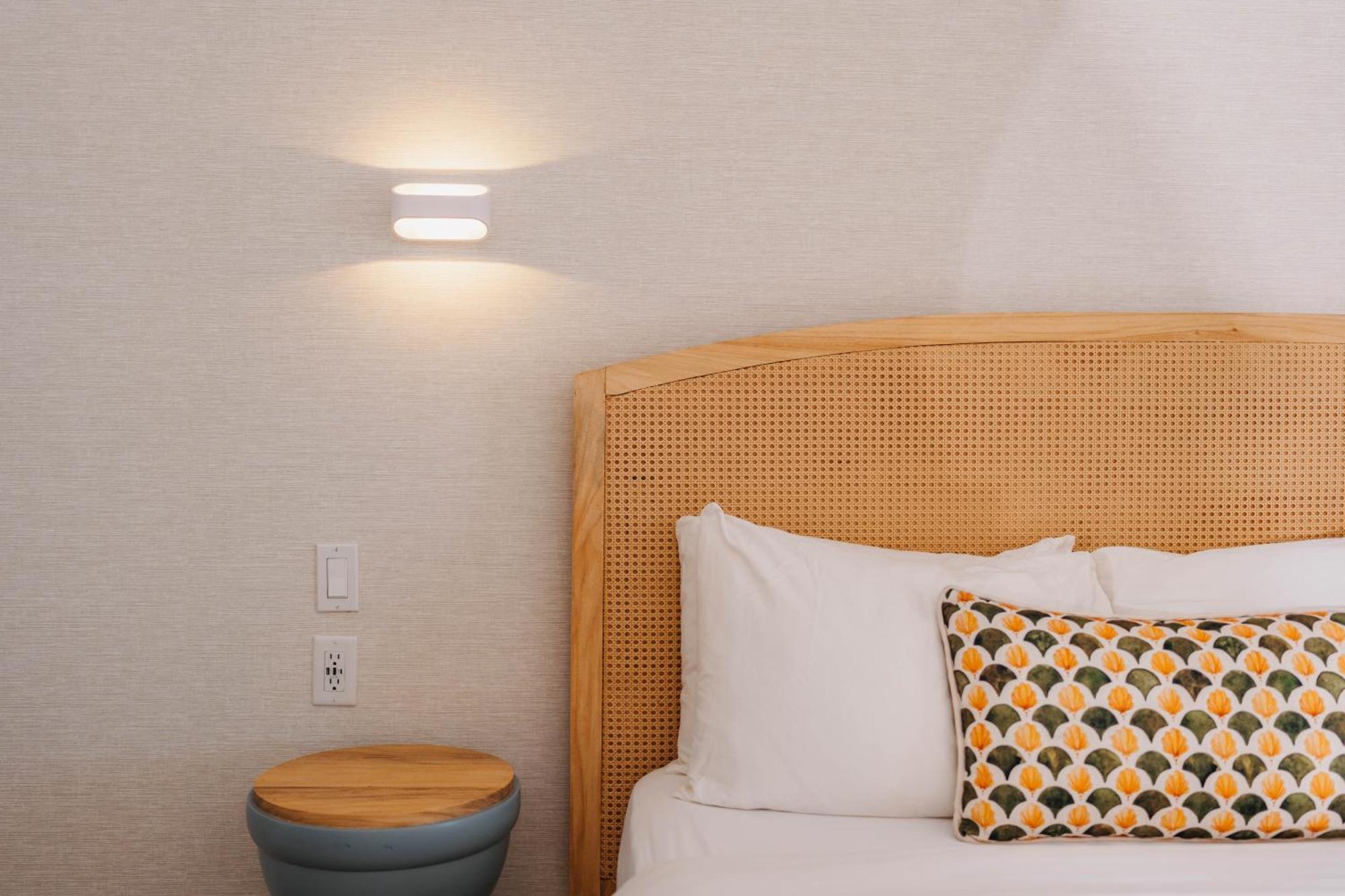 The Beach House Boutique Hotel West End Bagian luar foto