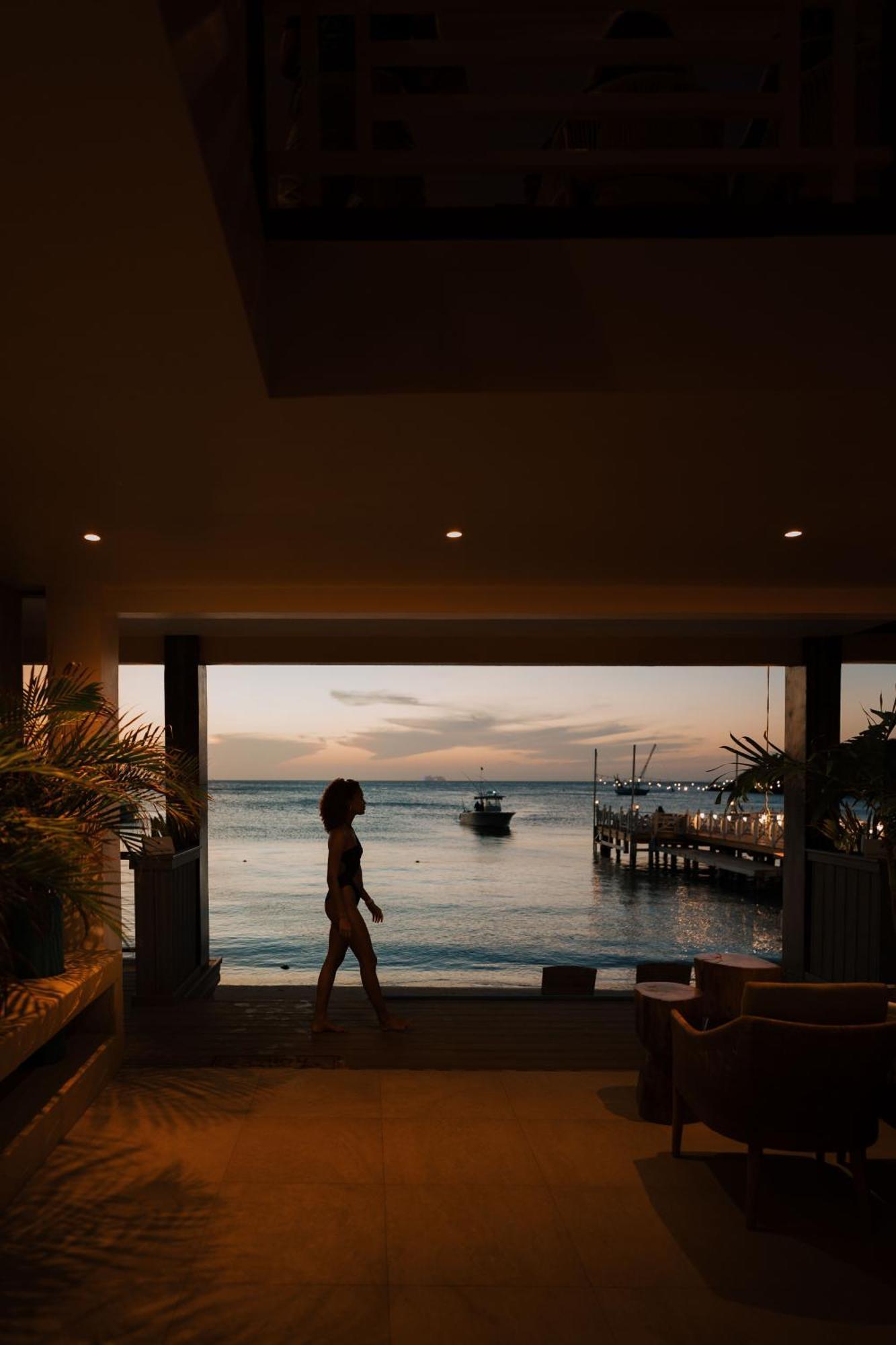 The Beach House Boutique Hotel West End Bagian luar foto