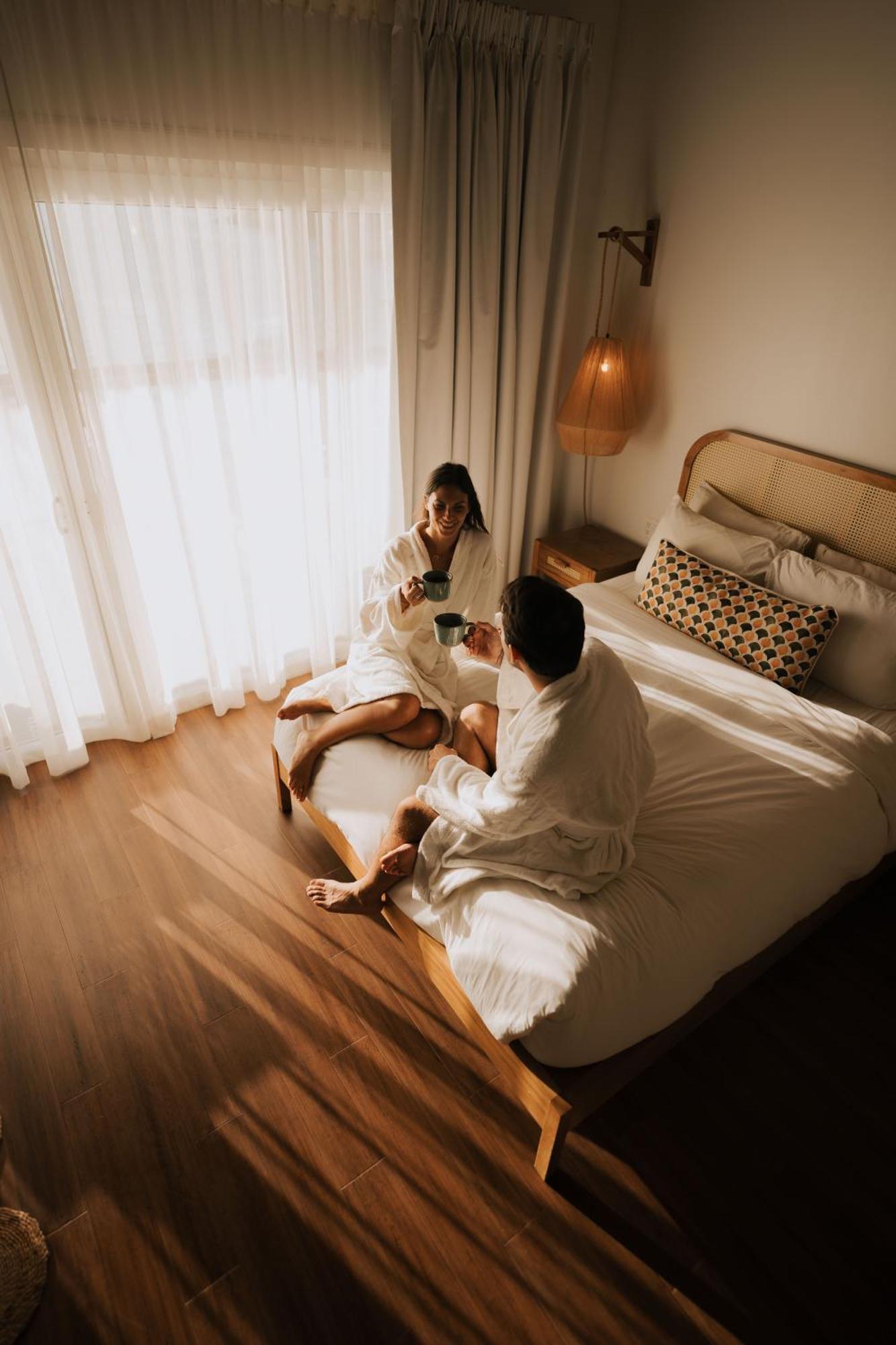 The Beach House Boutique Hotel West End Bagian luar foto