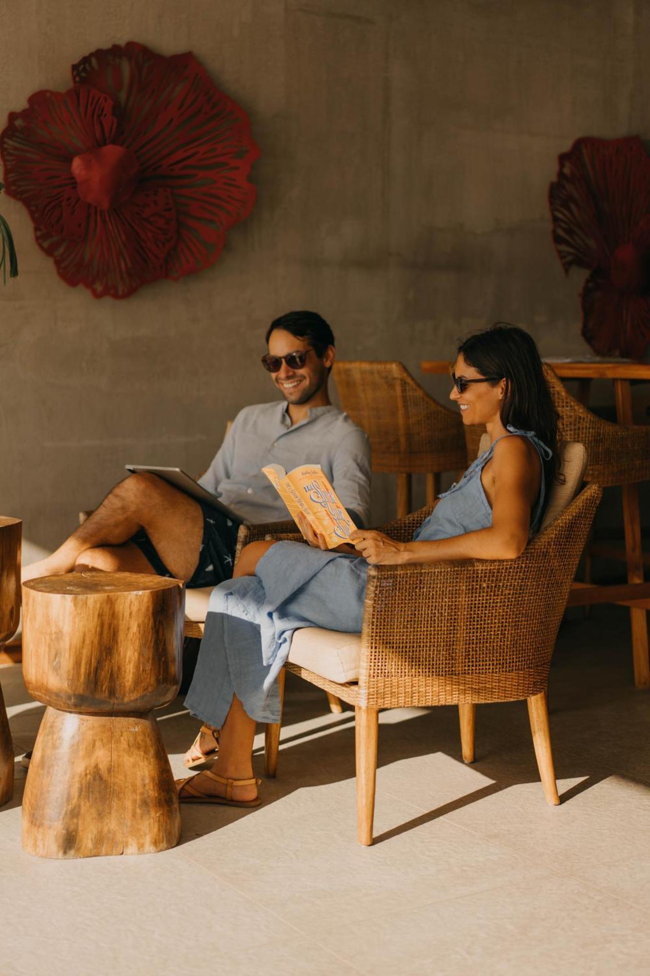 The Beach House Boutique Hotel West End Bagian luar foto